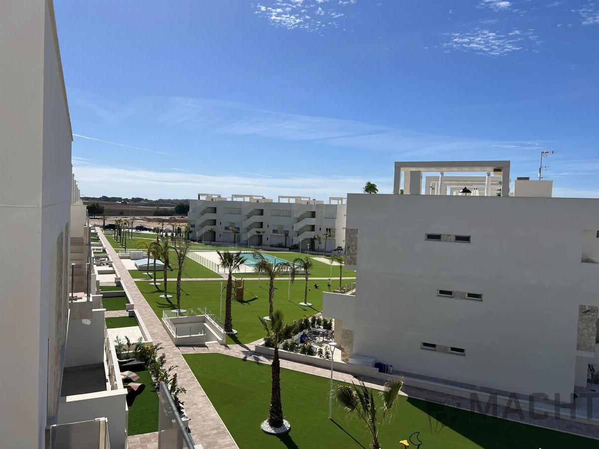 For sale of apartment in Guardamar del Segura