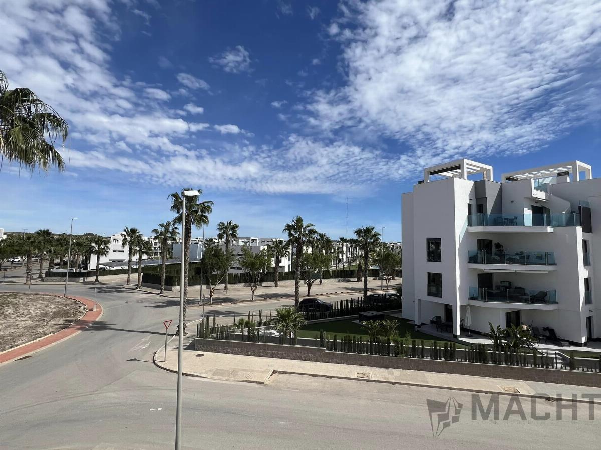 For sale of apartment in Guardamar del Segura