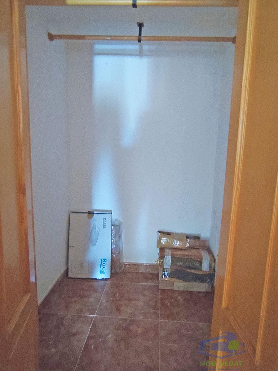 For rent of flat in Monserrat