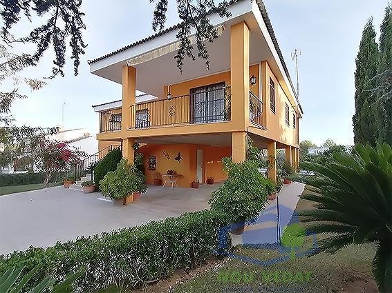 For sale of chalet in Monserrat