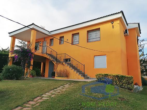 For sale of chalet in Monserrat