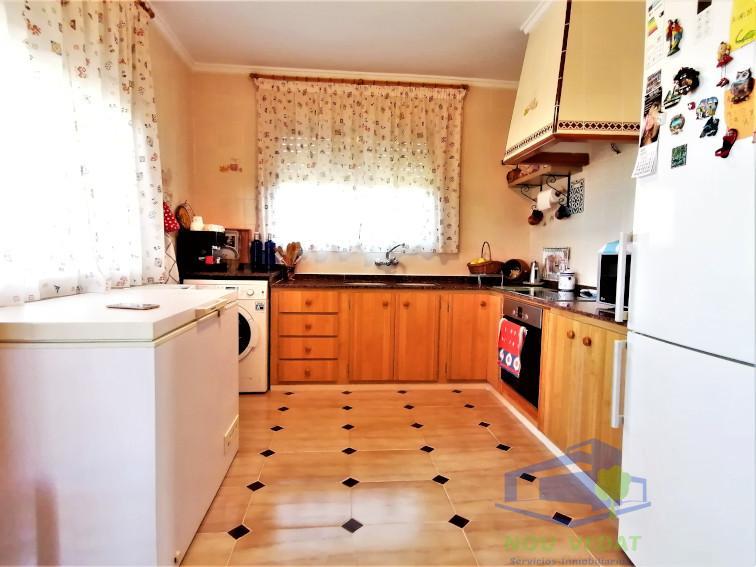 For sale of chalet in Monserrat