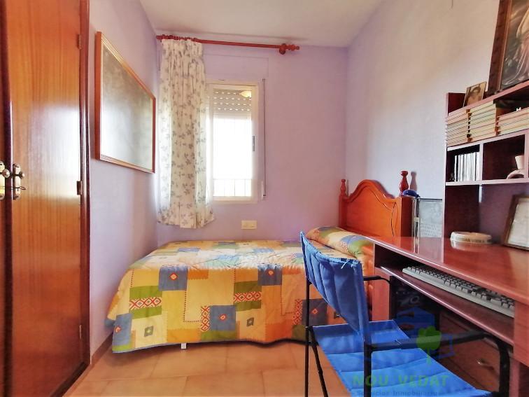 For sale of chalet in Monserrat