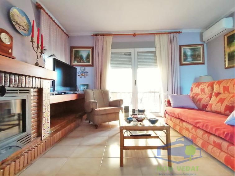 For sale of chalet in Monserrat