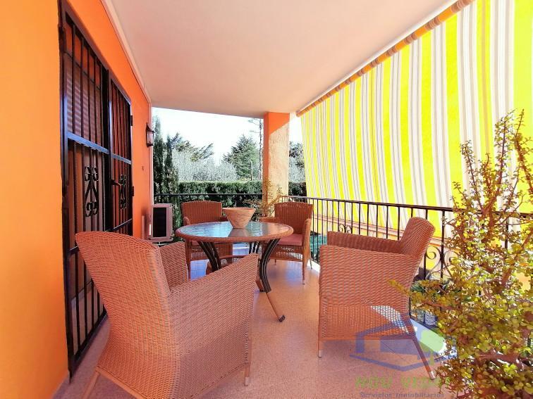 For sale of chalet in Monserrat