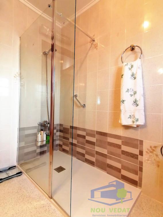 For sale of chalet in Monserrat