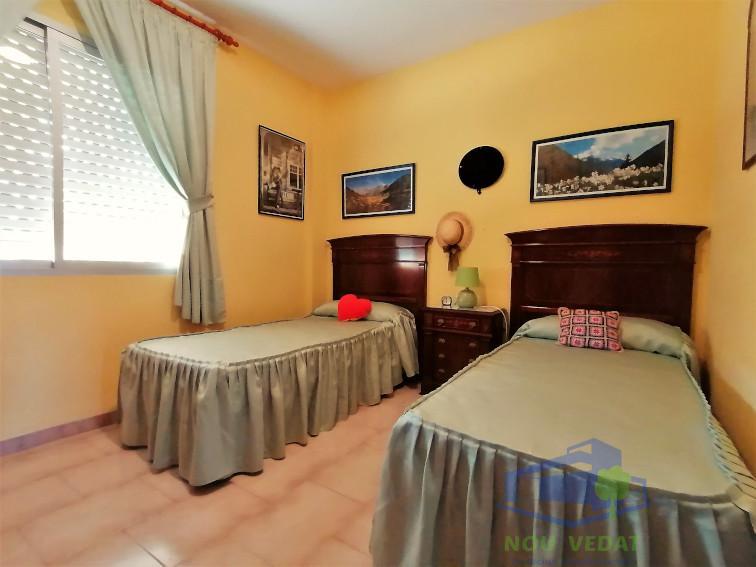 For sale of chalet in Monserrat