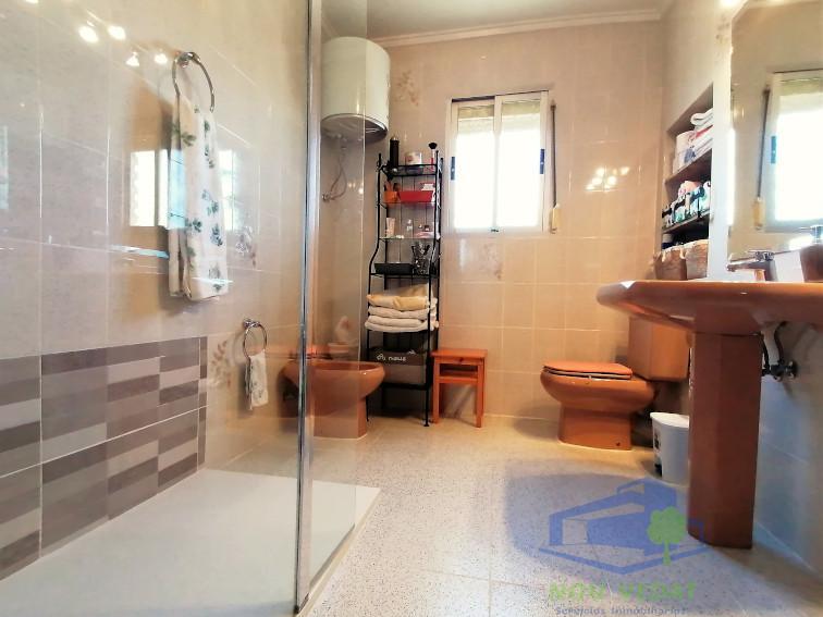 For sale of chalet in Monserrat