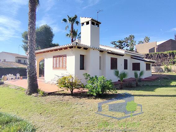 For rent of villa in Torrent
