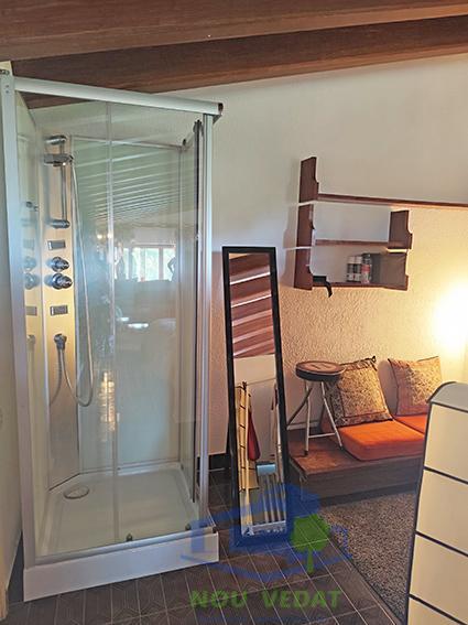 Suite bathroom
