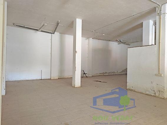 For sale of premises in Montroy