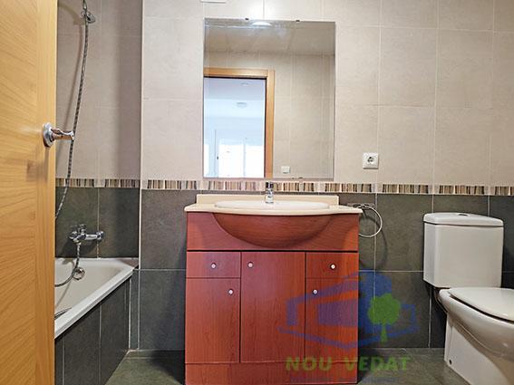 Suite bathroom