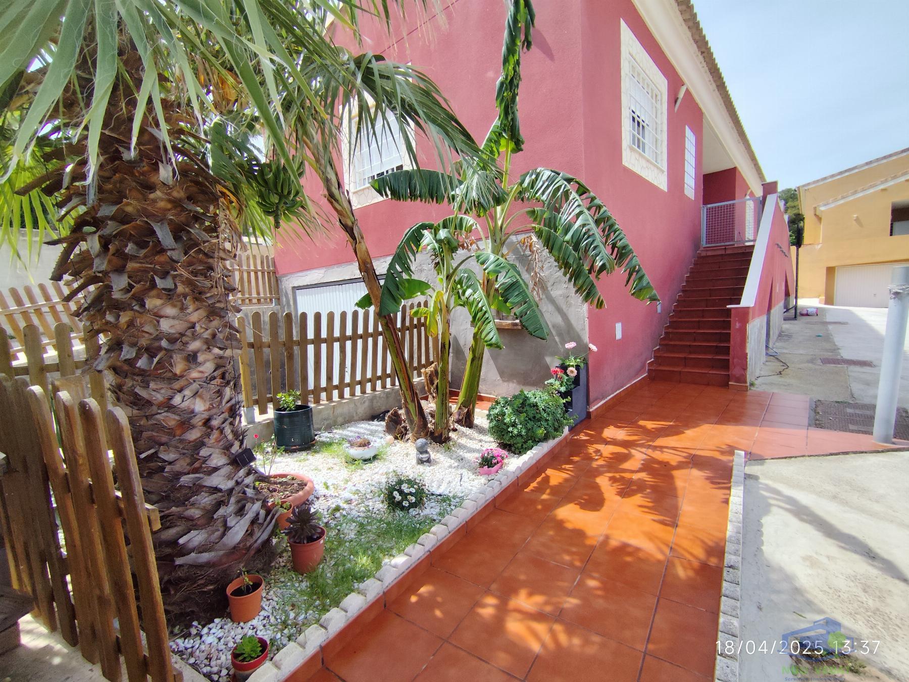 For sale of chalet in Chiva