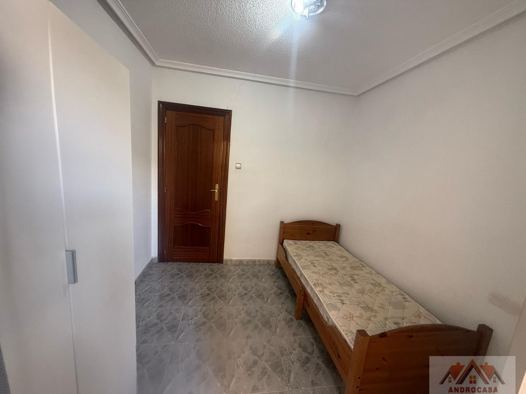 For sale of apartment in Elda