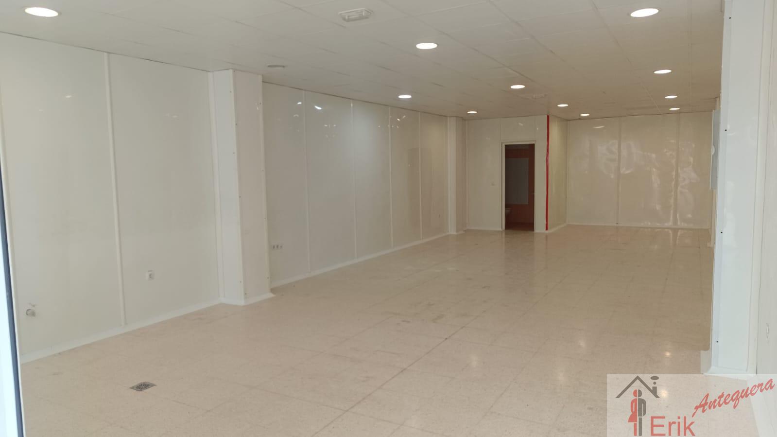 Venta de local comercial en Antequera