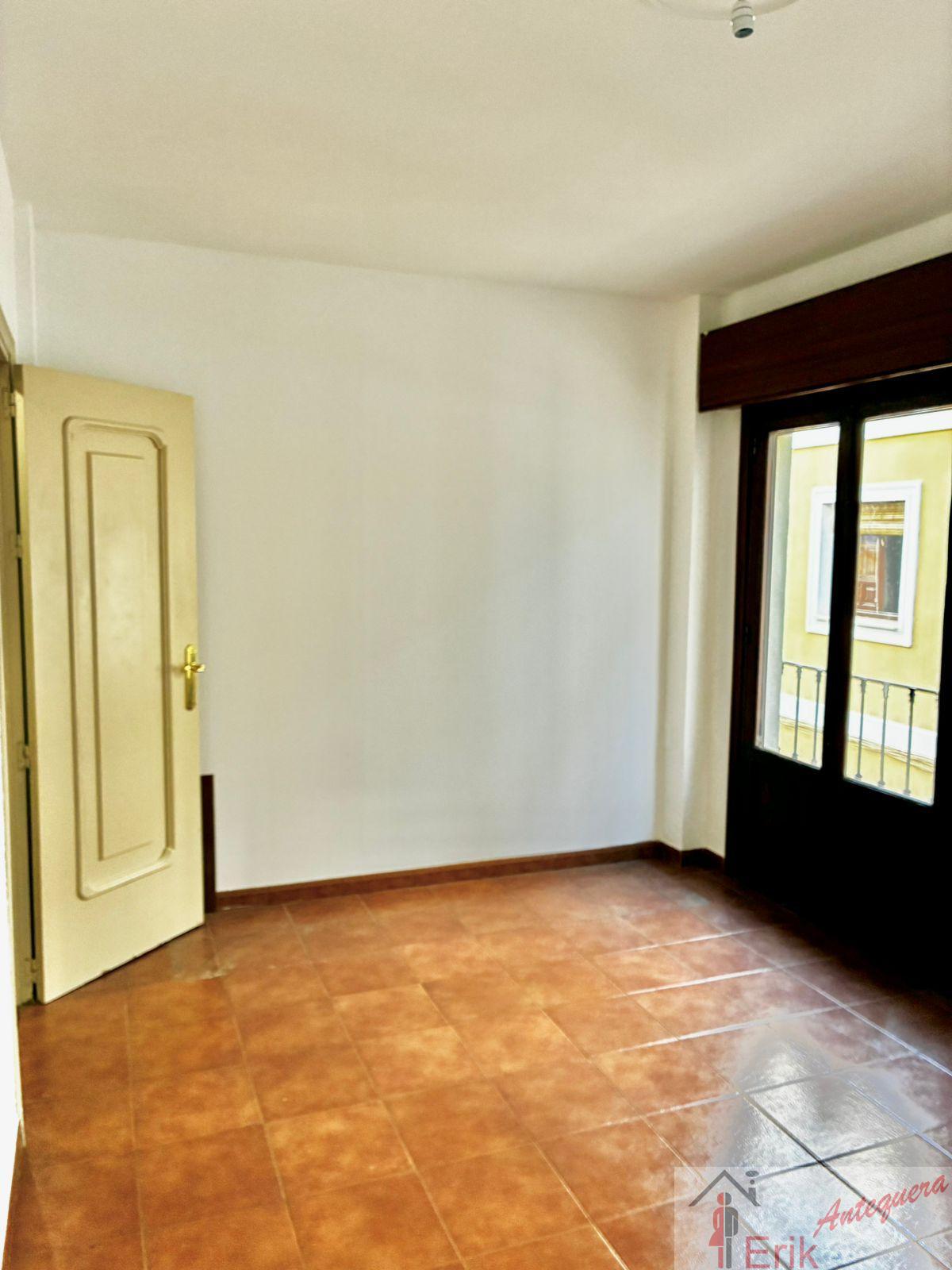 For sale of flat in Antequera