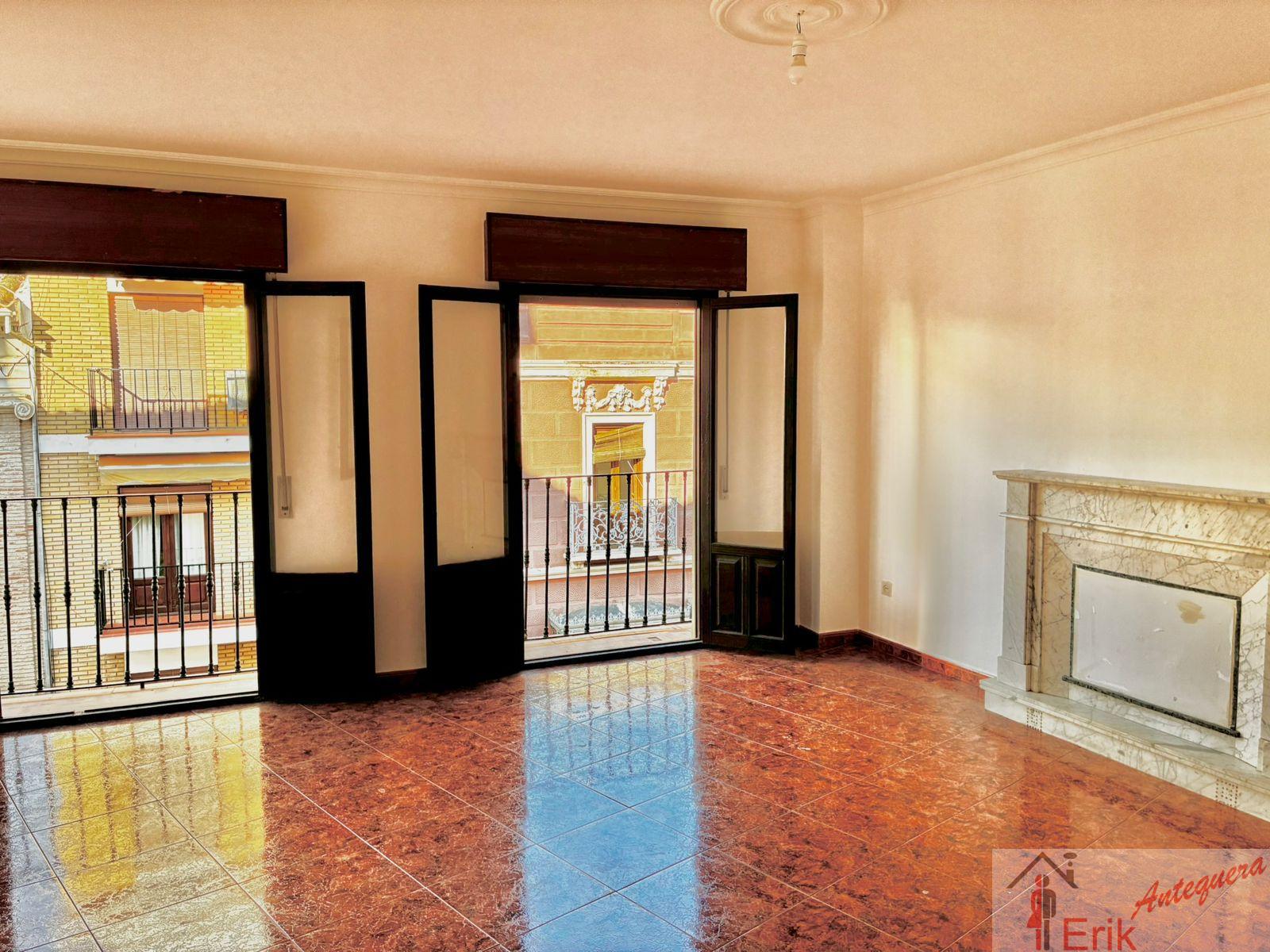 For sale of flat in Antequera
