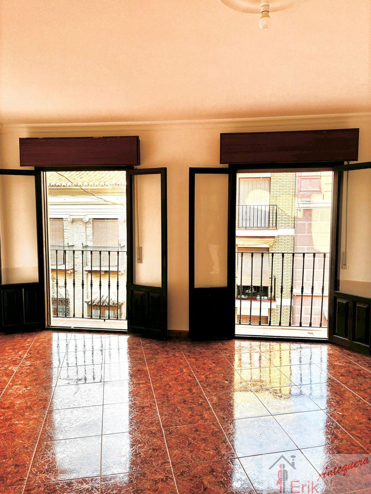 For sale of flat in Antequera