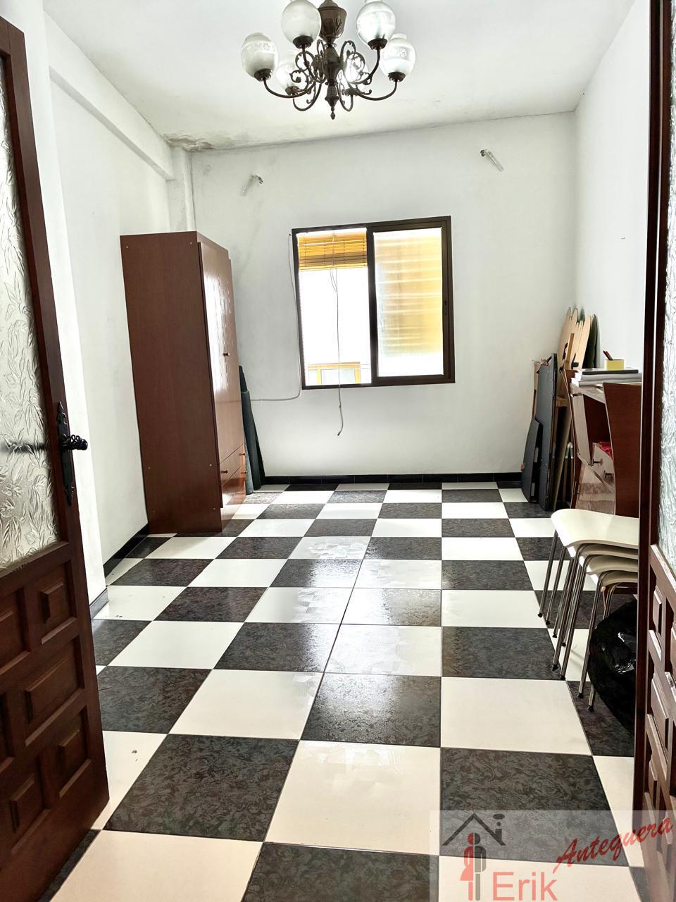 Venta de piso en Antequera