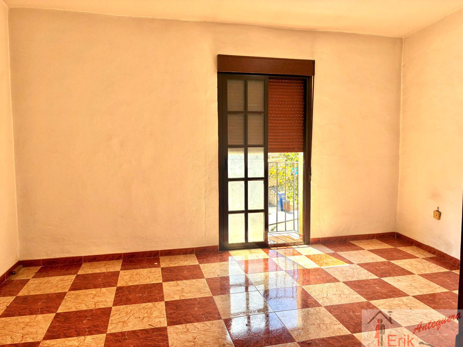 Venta de casa en Antequera