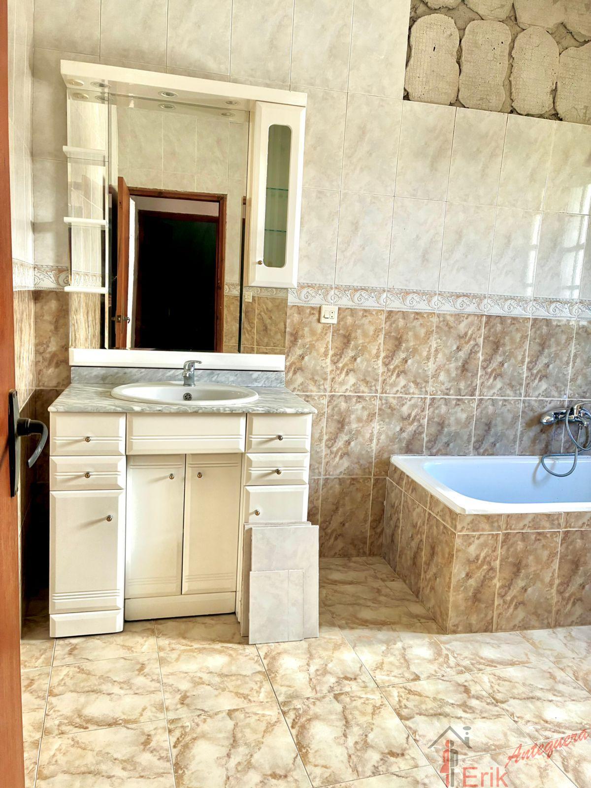 Venta de casa en Antequera