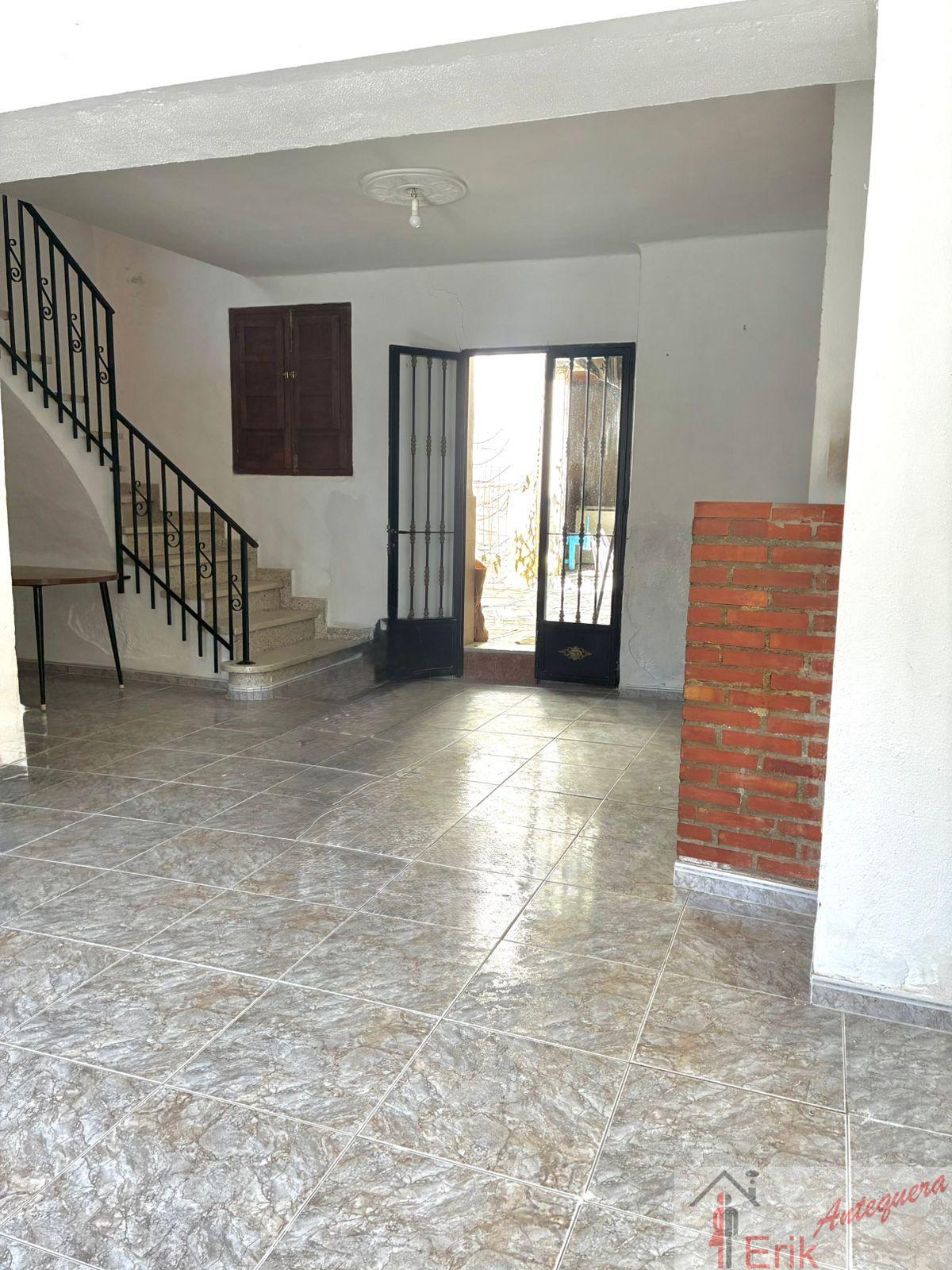 Venta de casa en Antequera