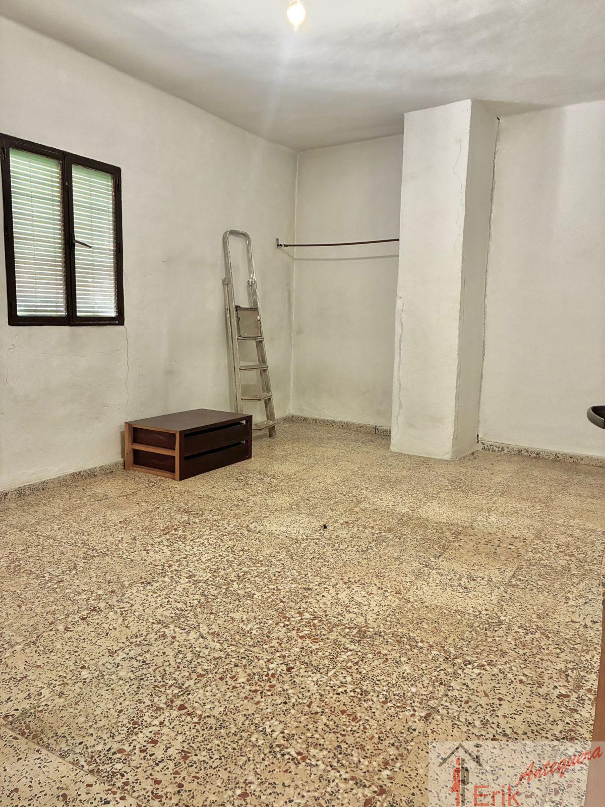 Venta de casa en Antequera