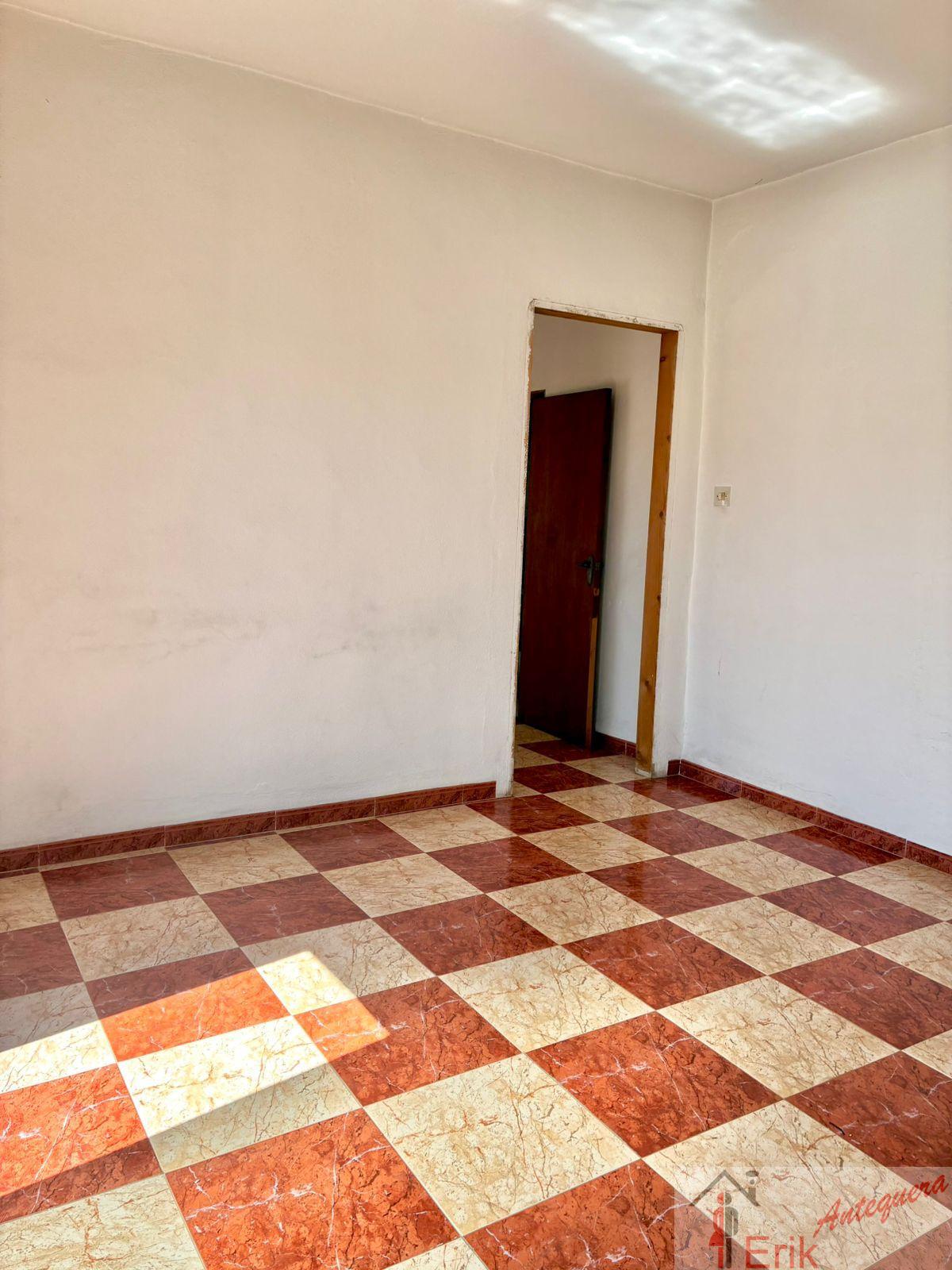 Venta de casa en Antequera