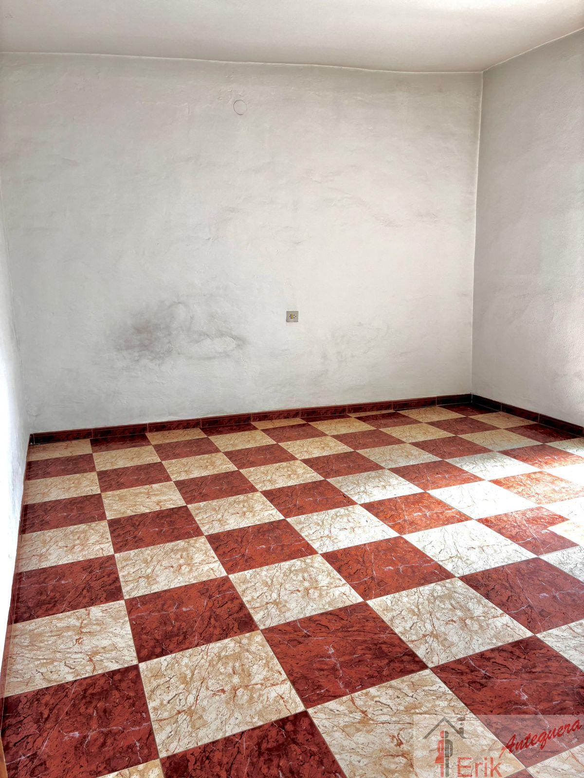 Venta de casa en Antequera