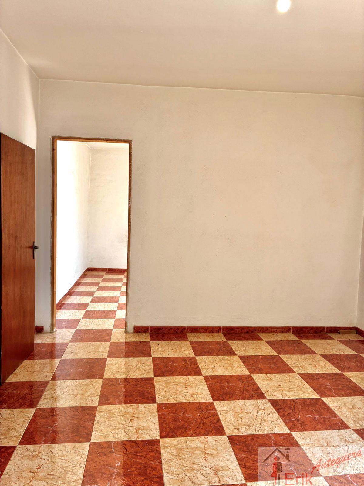 Venta de casa en Antequera