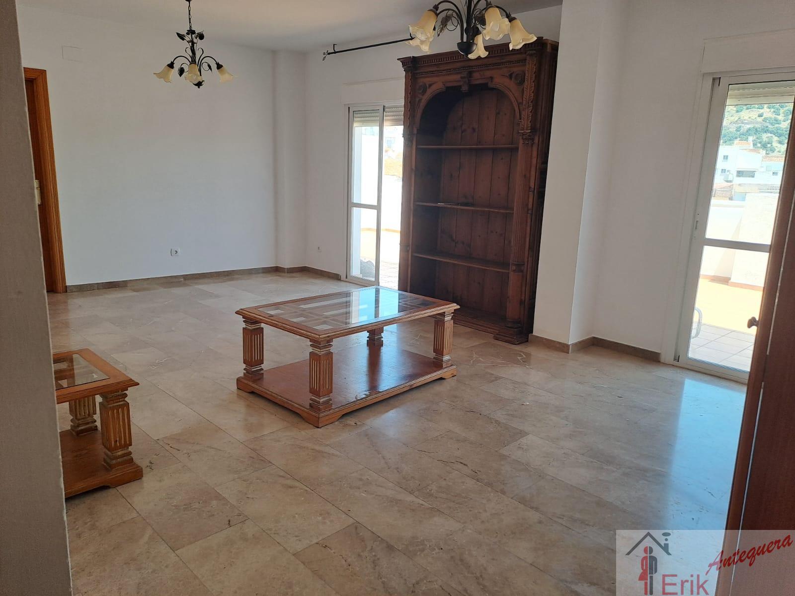 Venta de piso en Almogía