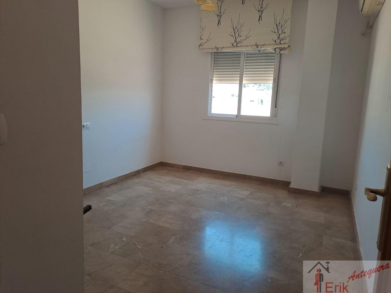 Venta de piso en Almogía
