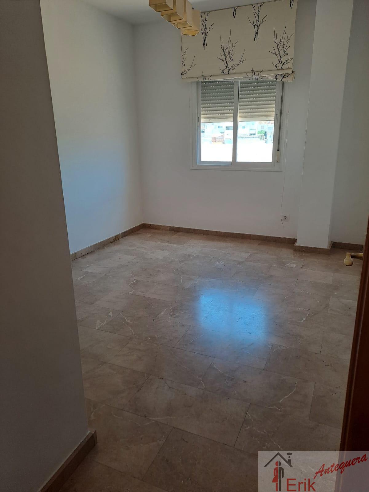 Venta de piso en Almogía