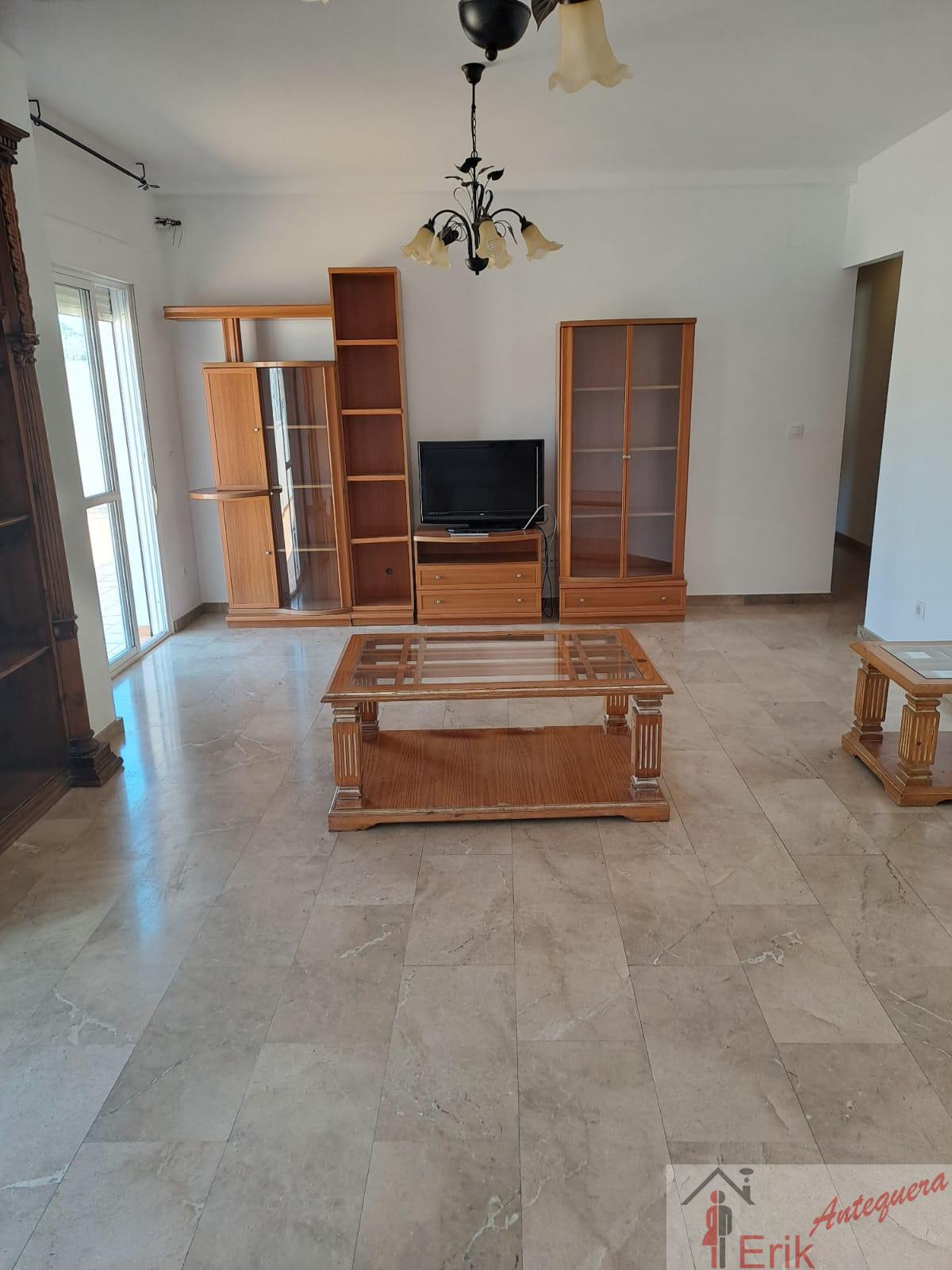 Venta de piso en Almogía