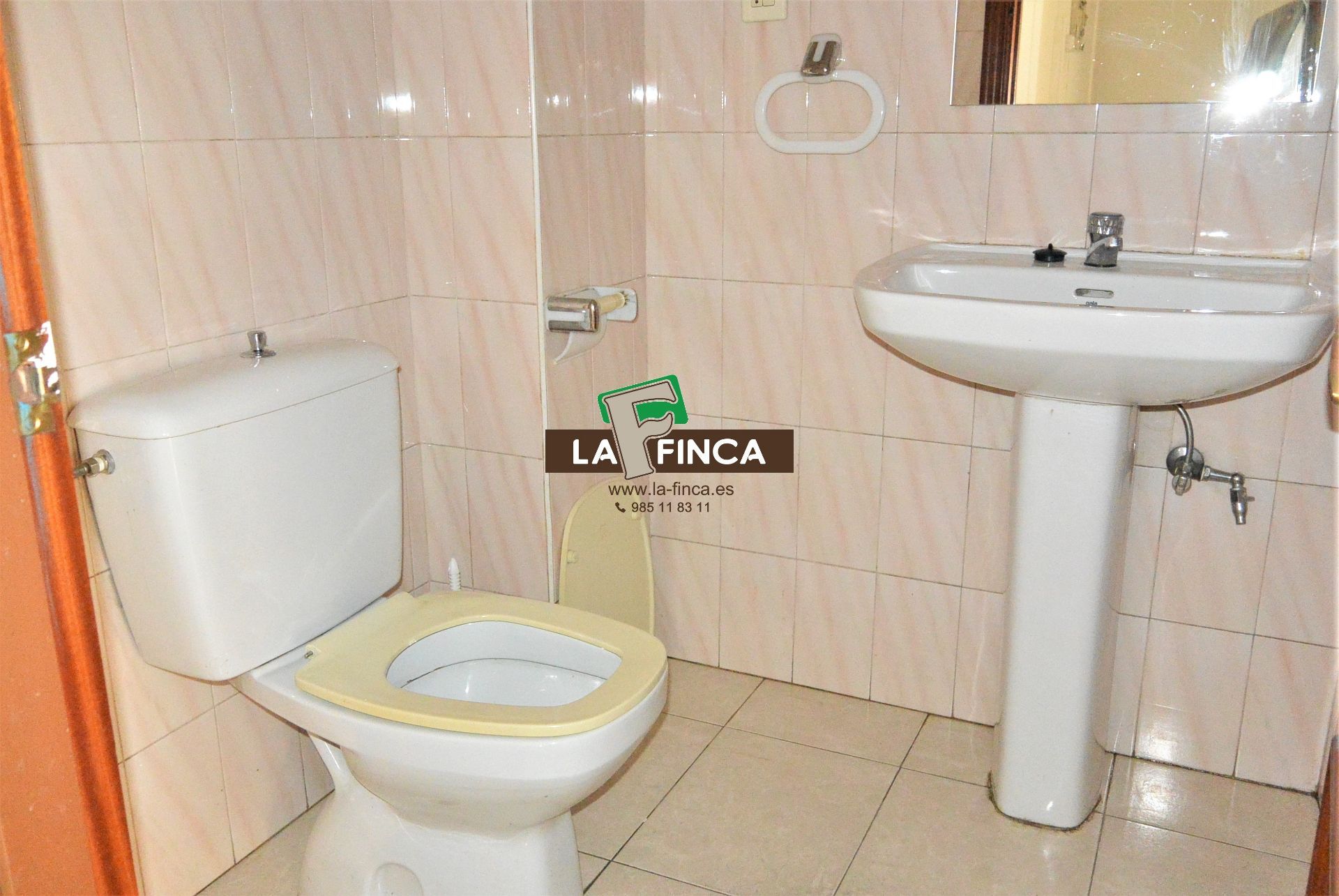 For sale of premises in Oviedo