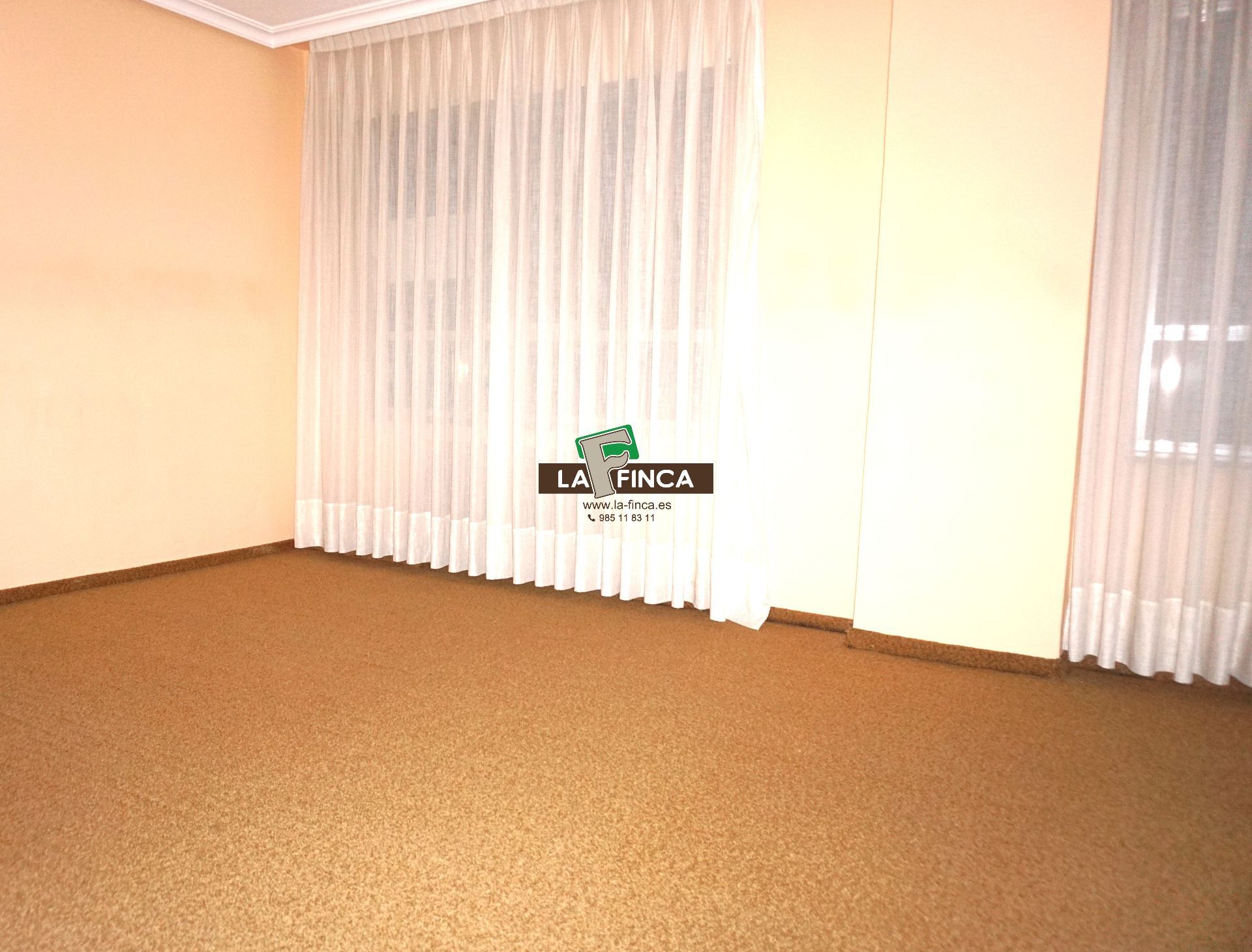 For sale of office in Oviedo