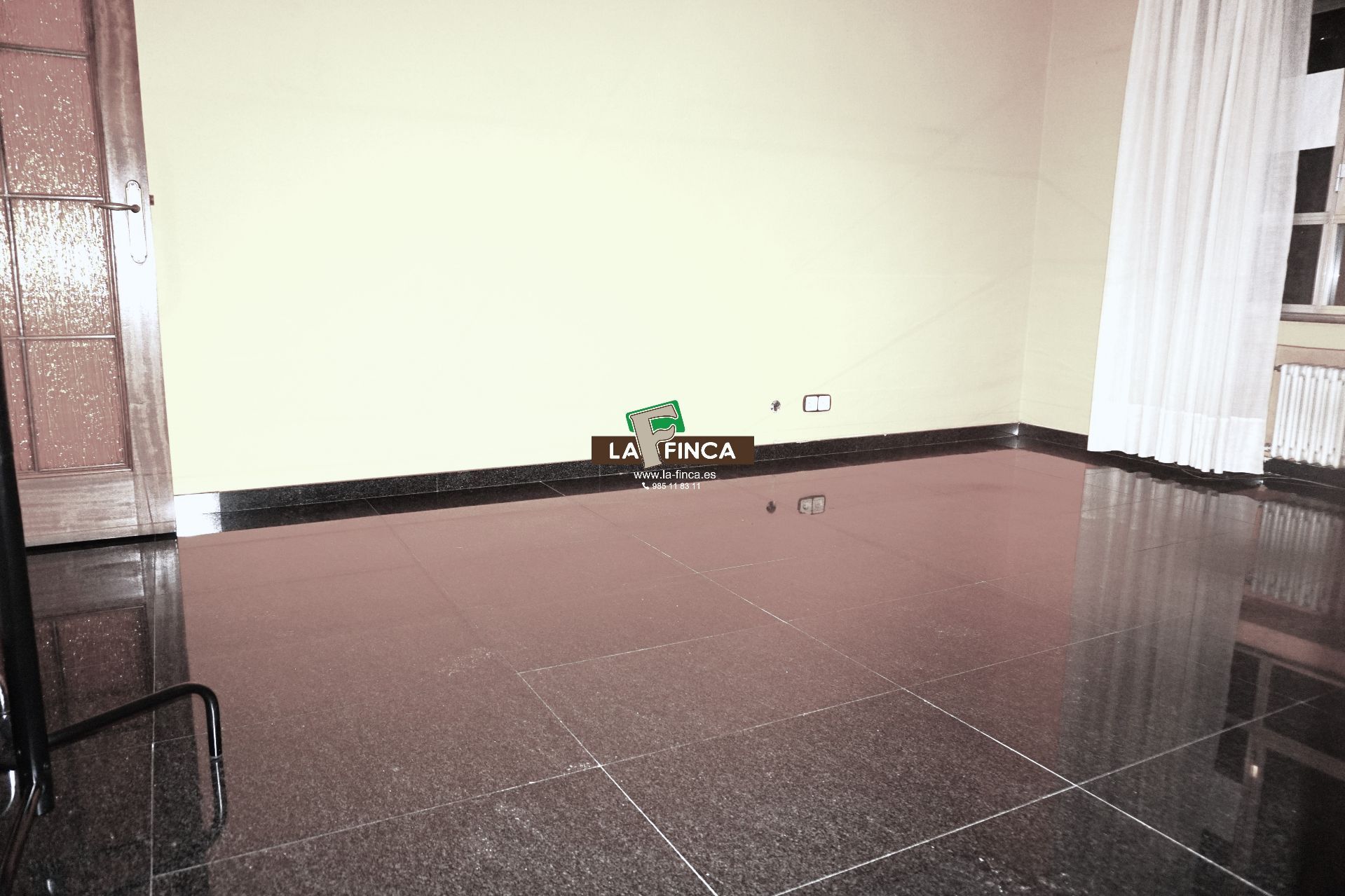 For sale of office in Oviedo