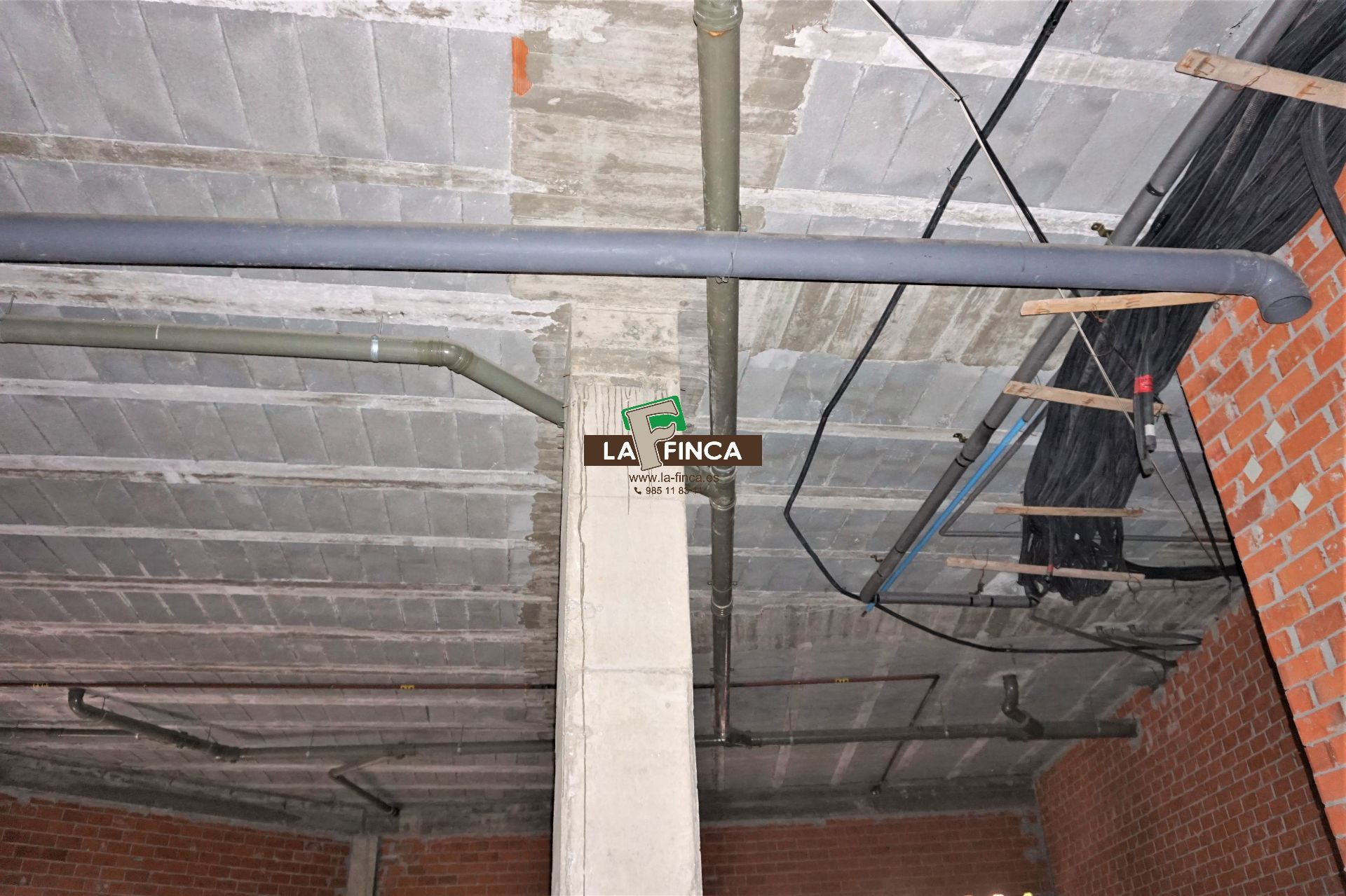 Venta de local en Oviedo