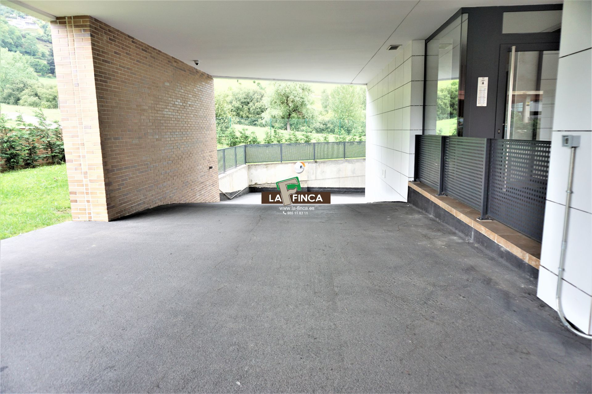 For sale of garage in Oviedo
