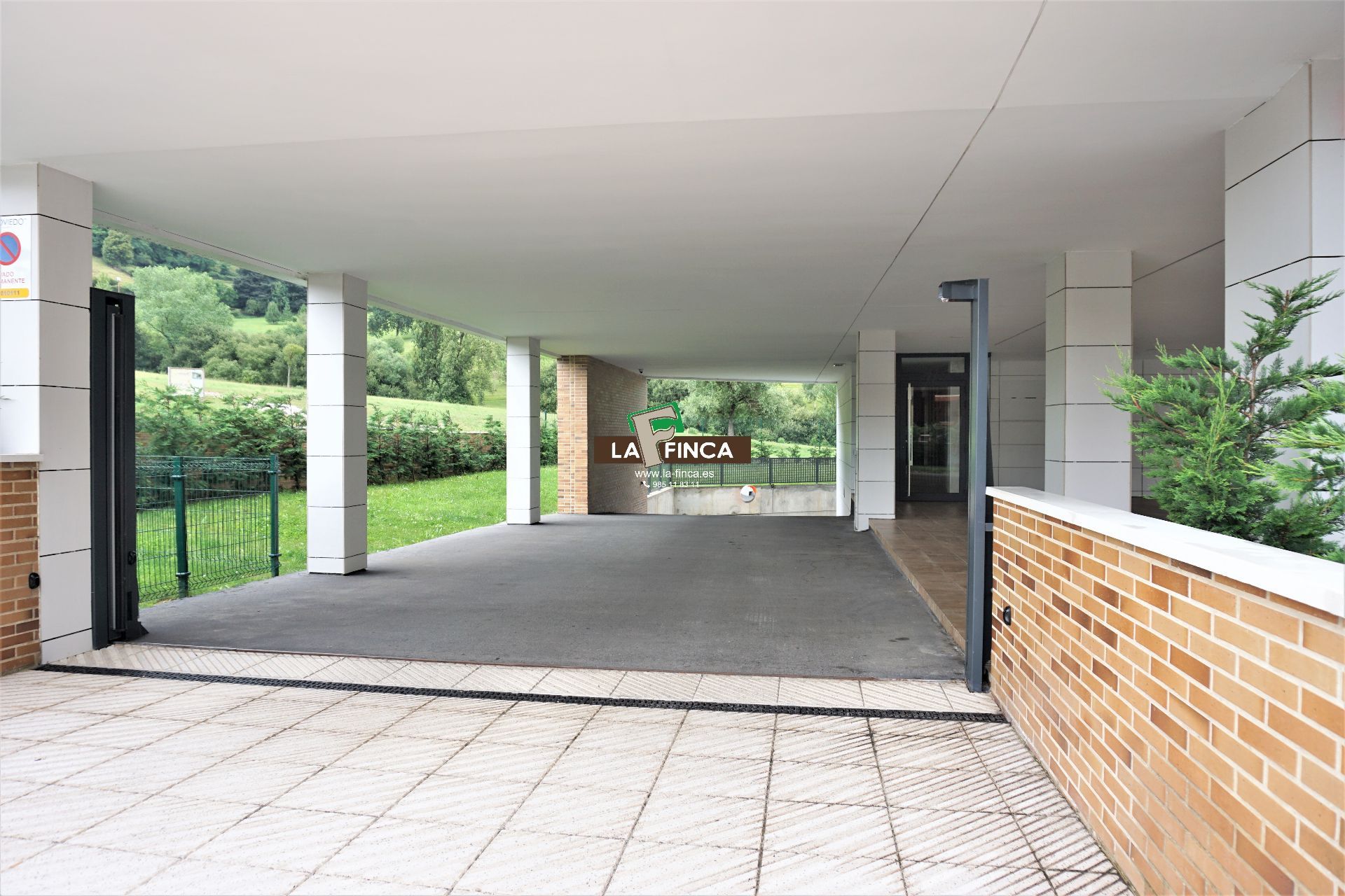 For sale of garage in Oviedo