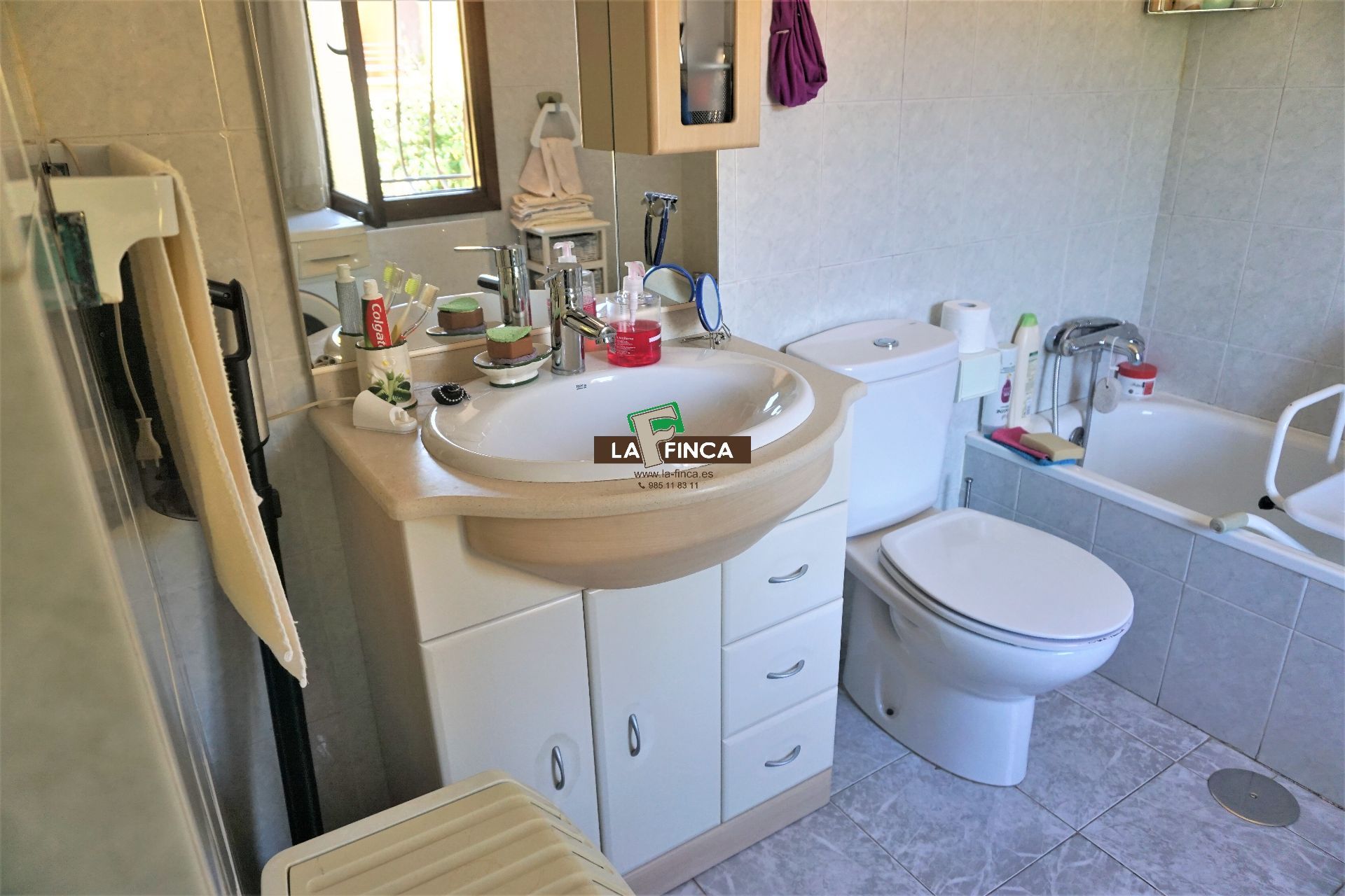 For sale of house in Oviedo