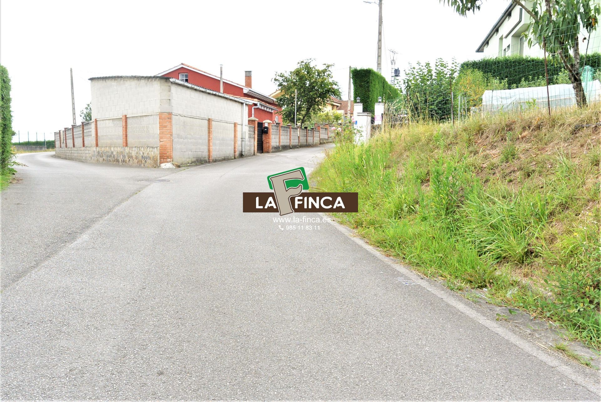 For sale of land in Siero