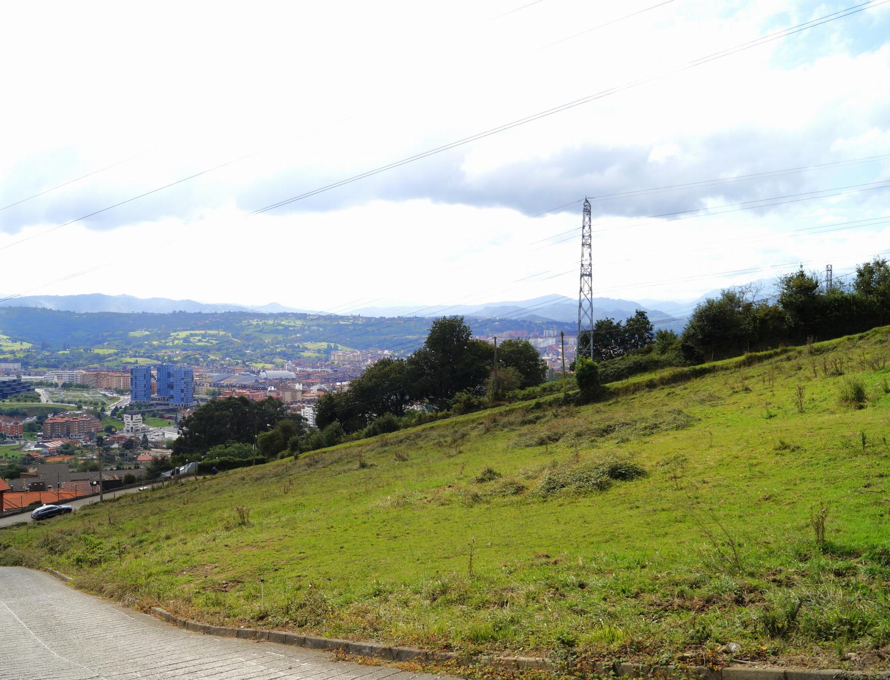 Venta de terreno en Oviedo