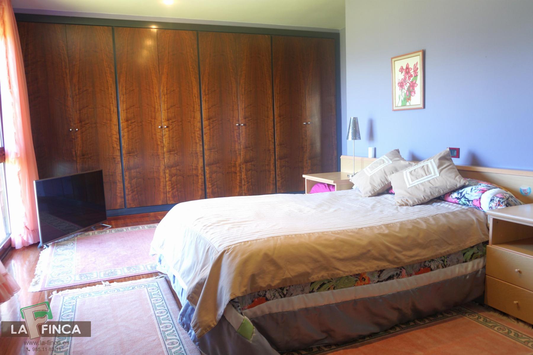 For sale of house in Oviedo
