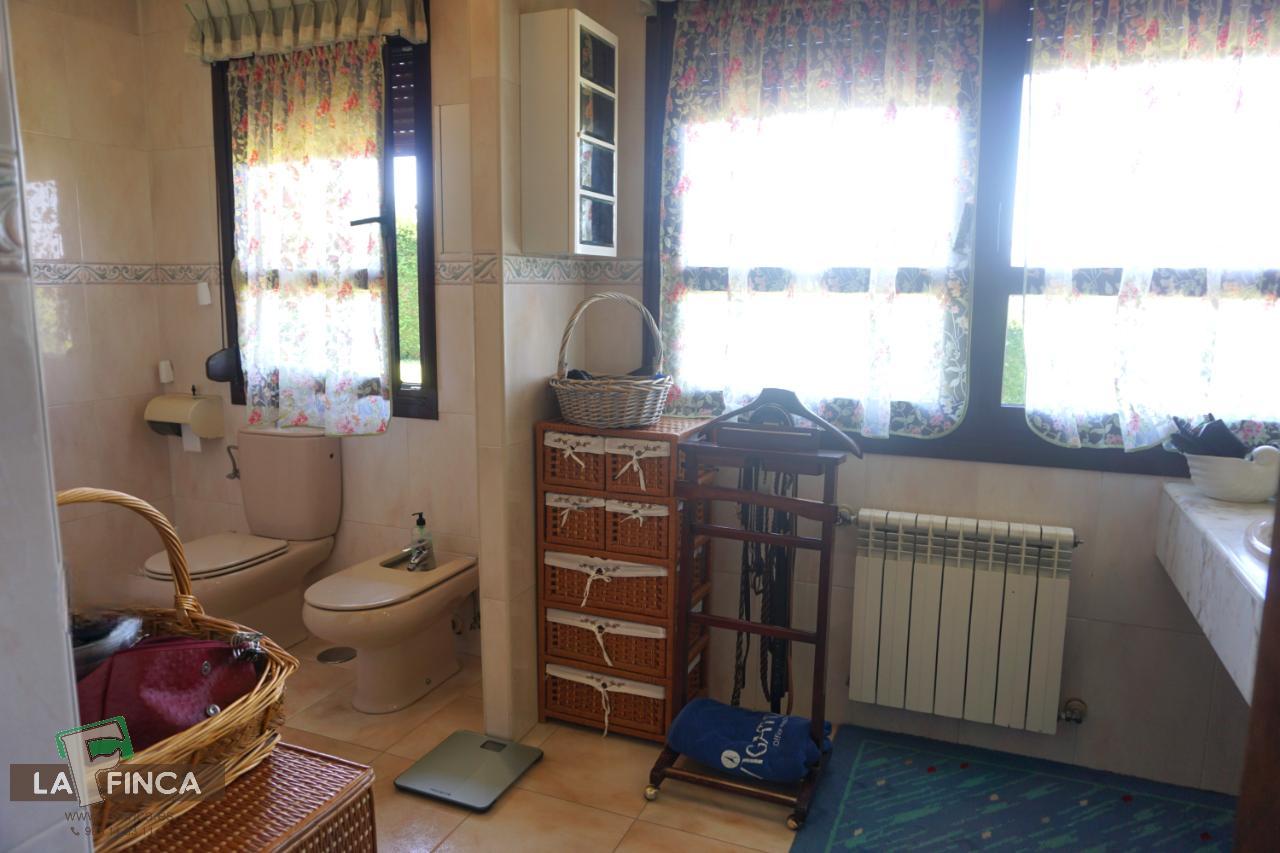 For sale of house in Oviedo
