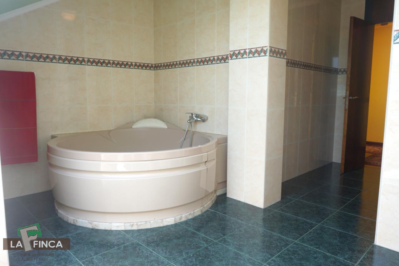 For sale of house in Oviedo