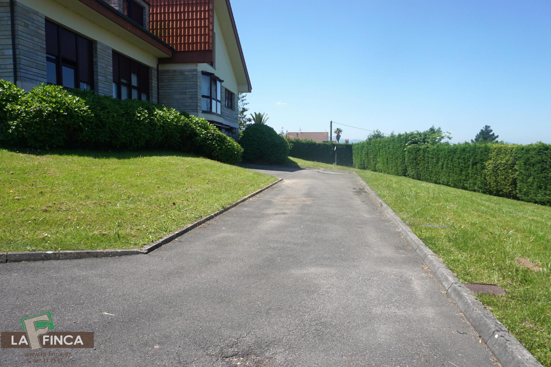 For sale of house in Oviedo