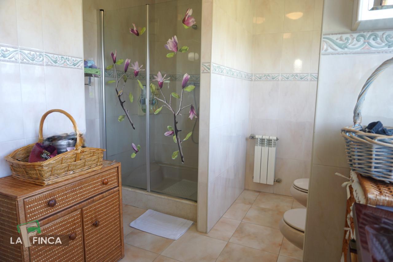 For sale of house in Oviedo