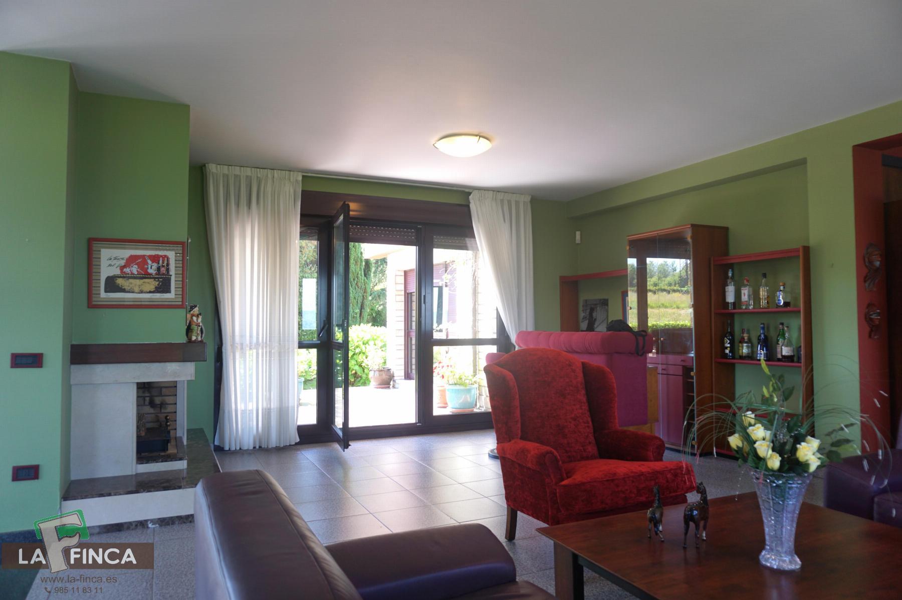For sale of house in Oviedo