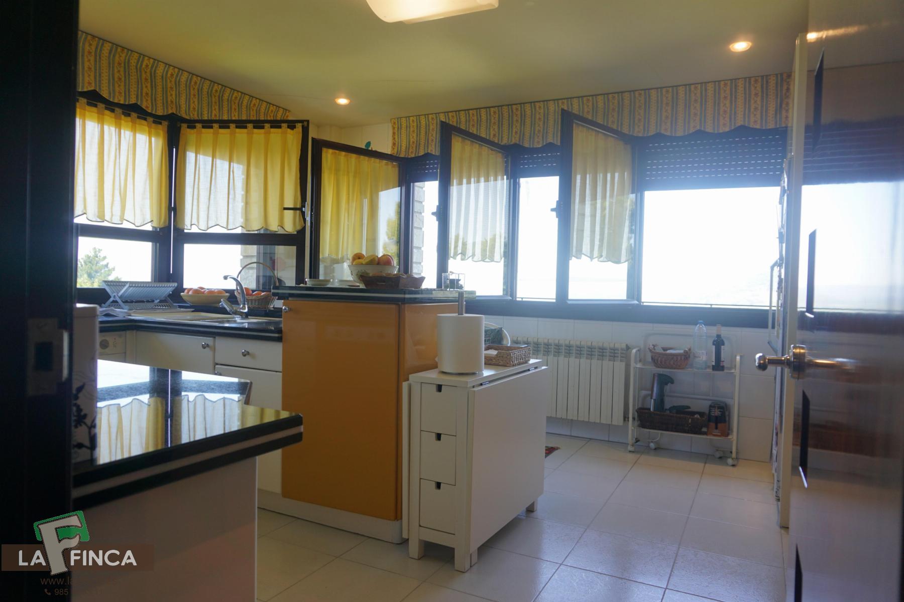 For sale of house in Oviedo